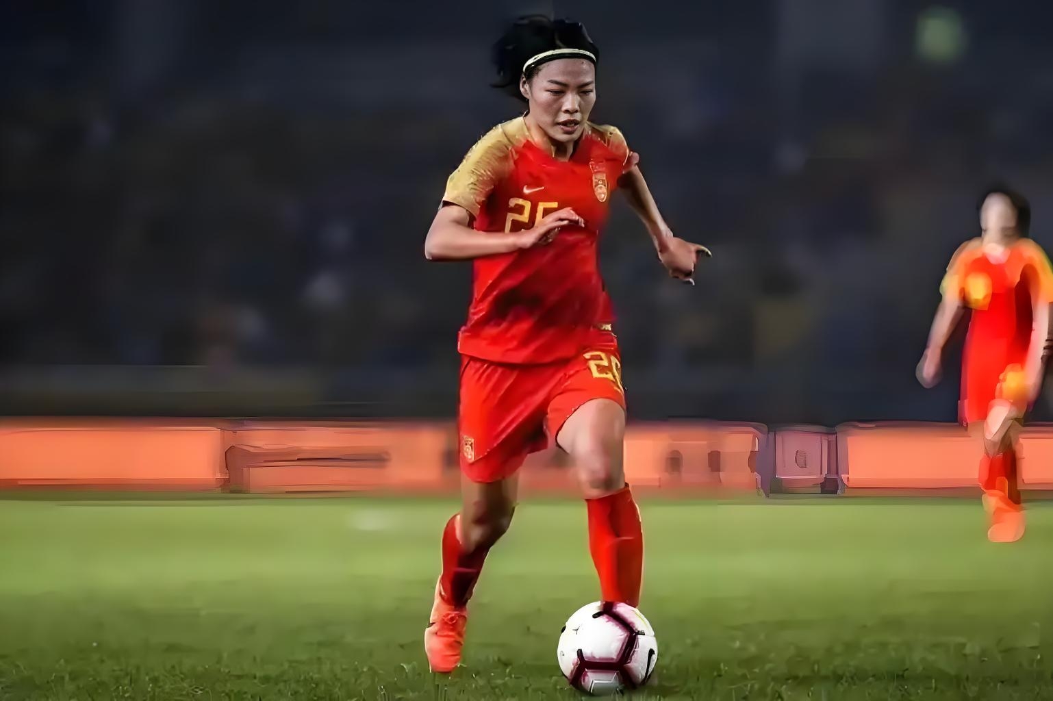 国家女足球员展现出色表现，备战火力全开的简单介绍