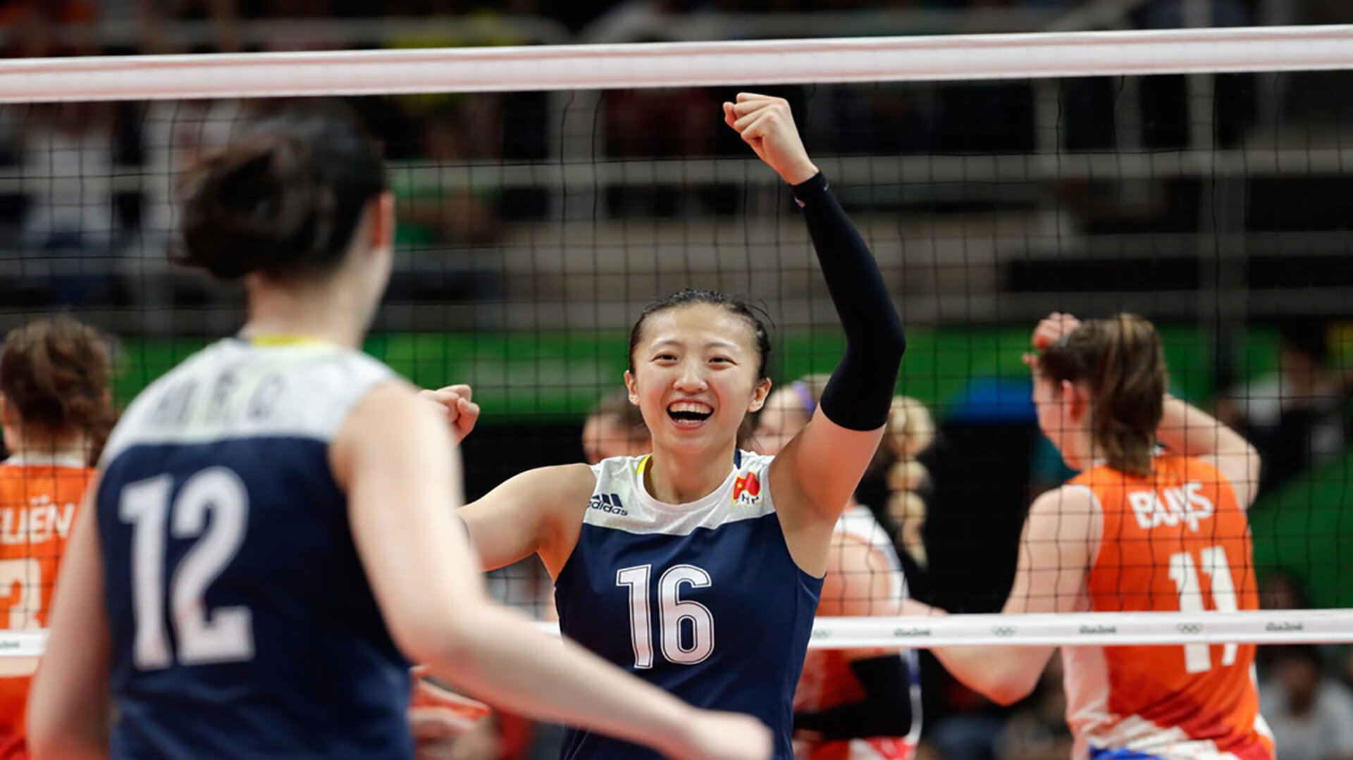 杜兰特迎来五赛季出色发挥,湖人观众热烈欢呼!引发球迷热议